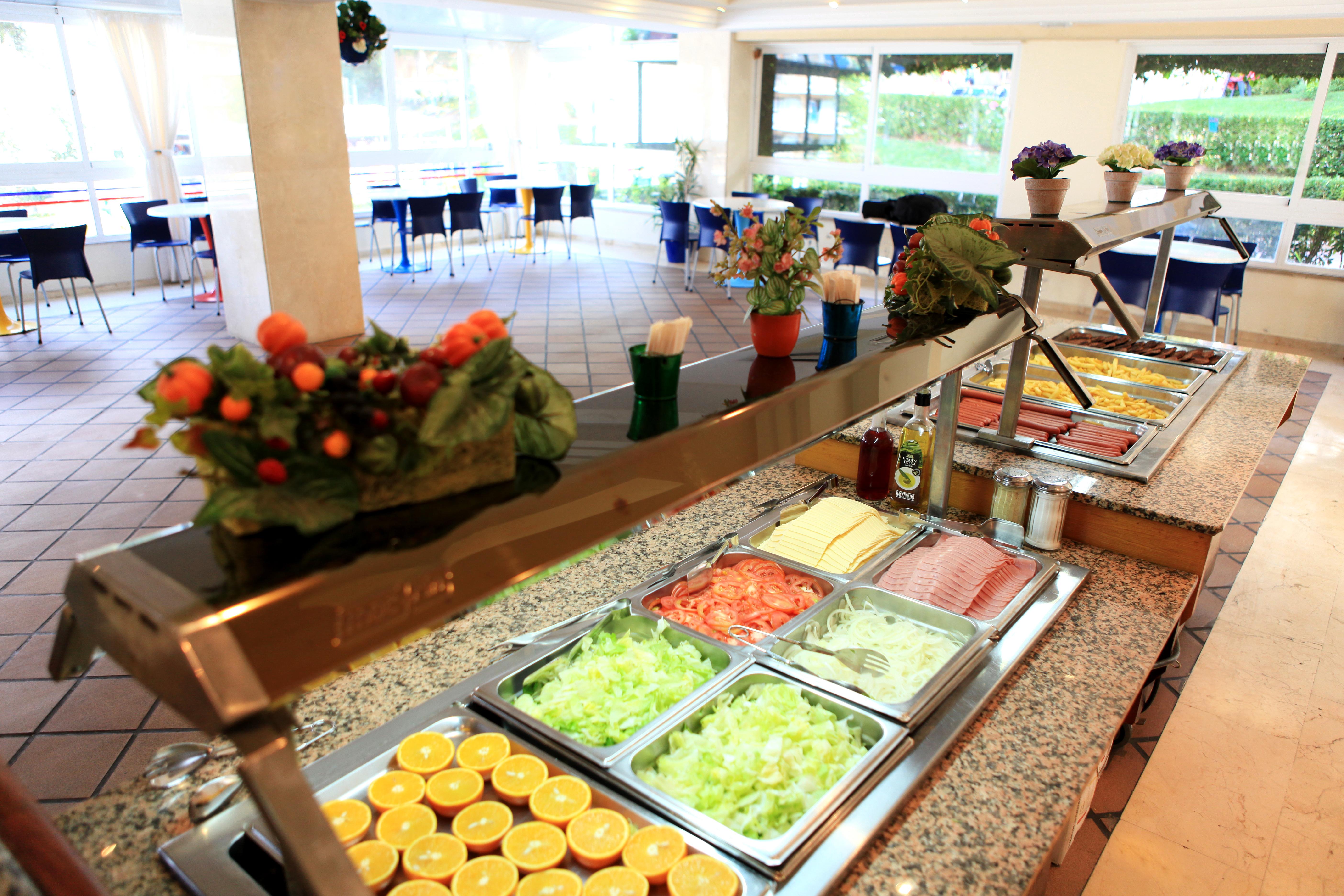 Sahara Nubia Gobi Hotel Ses Cadenes Exterior foto Breakfast buffet at a hotel