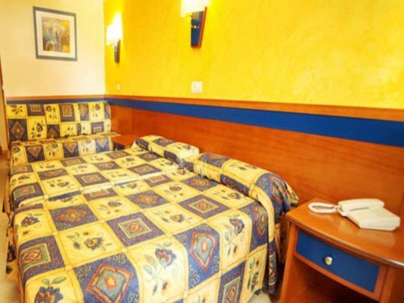 Sahara Nubia Gobi Hotel Ses Cadenes Exterior foto A room at the hotel